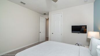 Beautiful Spacious 6 Bed Pool, Spa, Game Room 6 Bedroom Villa by RedAw