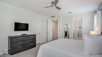 Beautiful Spacious 6 Bed Pool, Spa, Game Room 6 Bedroom Villa by RedAw