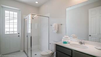 Beautiful Spacious 6 Bed Pool, Spa, Game Room 6 Bedroom Villa by RedAw