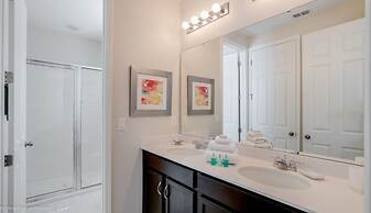 Beautiful Spacious 6 Bed Pool, Spa, Game Room 6 Bedroom Villa by RedAw