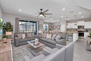 5 Bed With Fantastic Game Room In Fun Resort! 5 Bedroom Townhouse by R