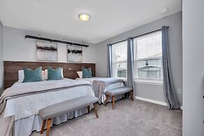 5 Bed With Fantastic Game Room In Fun Resort! 5 Bedroom Townhouse by R