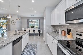 5 Bed With Fantastic Game Room In Fun Resort! 5 Bedroom Townhouse by R