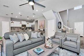 5 Bed With Fantastic Game Room In Fun Resort! 5 Bedroom Townhouse by R