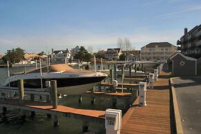 Harbour Island 403l 2 Bedroom Condo by RedAwning