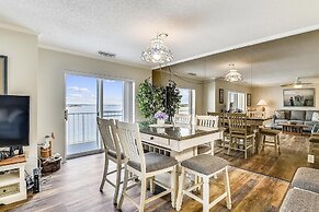 Harbour Island 403l 2 Bedroom Condo by RedAwning