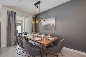 Storey Lake Resort 4 Bed With Private Pool 4 Bedroom Townhouse by RedA