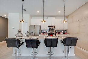 Storey Lake Resort 4 Bed With Private Pool 4 Bedroom Townhouse by RedA