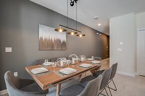 Storey Lake Resort 4 Bed With Private Pool 4 Bedroom Townhouse by RedA
