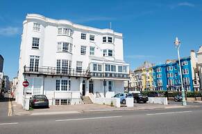 Direct Sea Views, Seafront Location & Free Parking