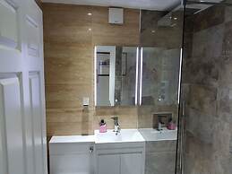 Direct Sea Views, Seafront Location & Free Parking