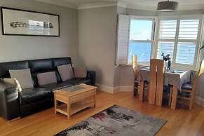 Direct Sea Views, Seafront Location & Free Parking