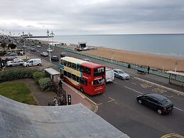 Direct Sea Views, Seafront Location & Free Parking