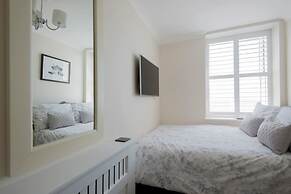 Direct Sea Views, Seafront Location & Free Parking