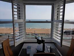 Direct Sea Views, Seafront Location & Free Parking