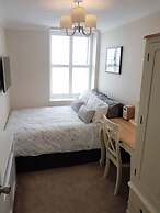 Direct Sea Views, Seafront Location & Free Parking