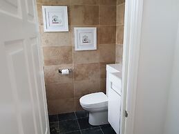 Direct Sea Views, Seafront Location & Free Parking