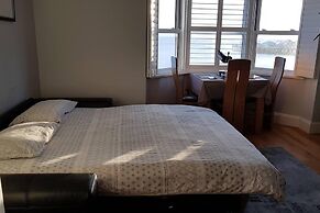 Direct Sea Views, Seafront Location & Free Parking