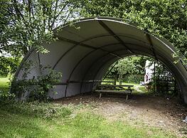 2 Double Bed Caravan - Secure Parking and Wifi