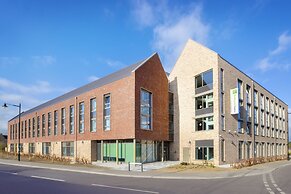 Holiday Inn Express Cambridge West Cambourne by IHG
