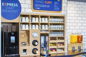 Holiday Inn Express Cambridge West Cambourne by IHG