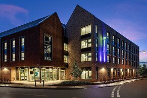 Holiday Inn Express Cambridge West Cambourne by IHG