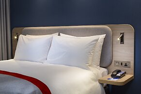 Holiday Inn Express Cambridge West Cambourne by IHG