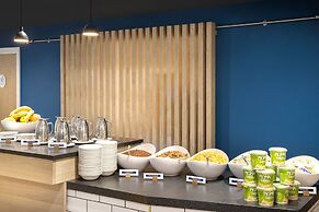 Holiday Inn Express Cambridge West Cambourne by IHG