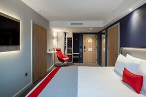 Holiday Inn Express Cambridge West Cambourne by IHG