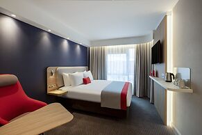 Holiday Inn Express Cambridge West Cambourne by IHG