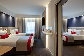 Holiday Inn Express Cambridge West Cambourne by IHG