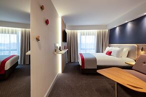 Holiday Inn Express Cambridge West Cambourne by IHG