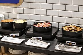 Holiday Inn Express Cambridge West Cambourne by IHG