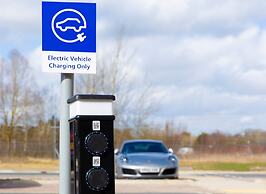 Holiday Inn Express Cambridge West Cambourne by IHG