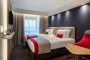 Holiday Inn Express Cambridge West Cambourne by IHG