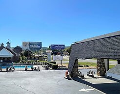 Travelodge by Wyndham Pigeon Forge Dollywood Lane