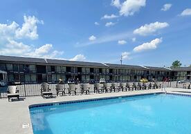 Travelodge by Wyndham Pigeon Forge Dollywood Lane