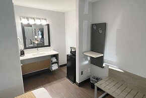 Travelodge by Wyndham Pigeon Forge Dollywood Lane