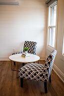 Colonial Hotel & Suites