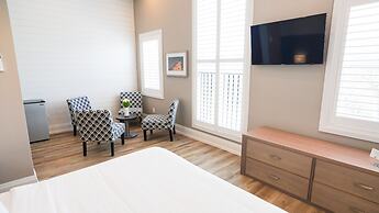 Colonial Hotel & Suites