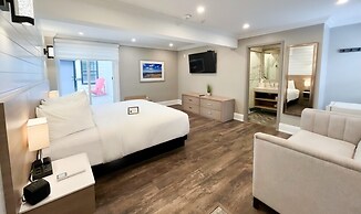 Colonial Hotel & Suites