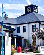 Colonial Hotel & Suites