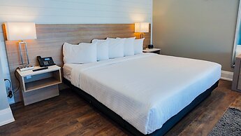 Colonial Hotel & Suites