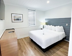 Colonial Hotel & Suites