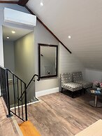 Colonial Hotel & Suites