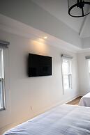 Colonial Hotel & Suites