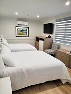 Colonial Hotel & Suites