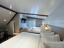 Colonial Hotel & Suites