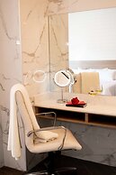 Colonial Hotel & Suites