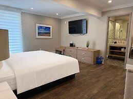 Colonial Hotel & Suites